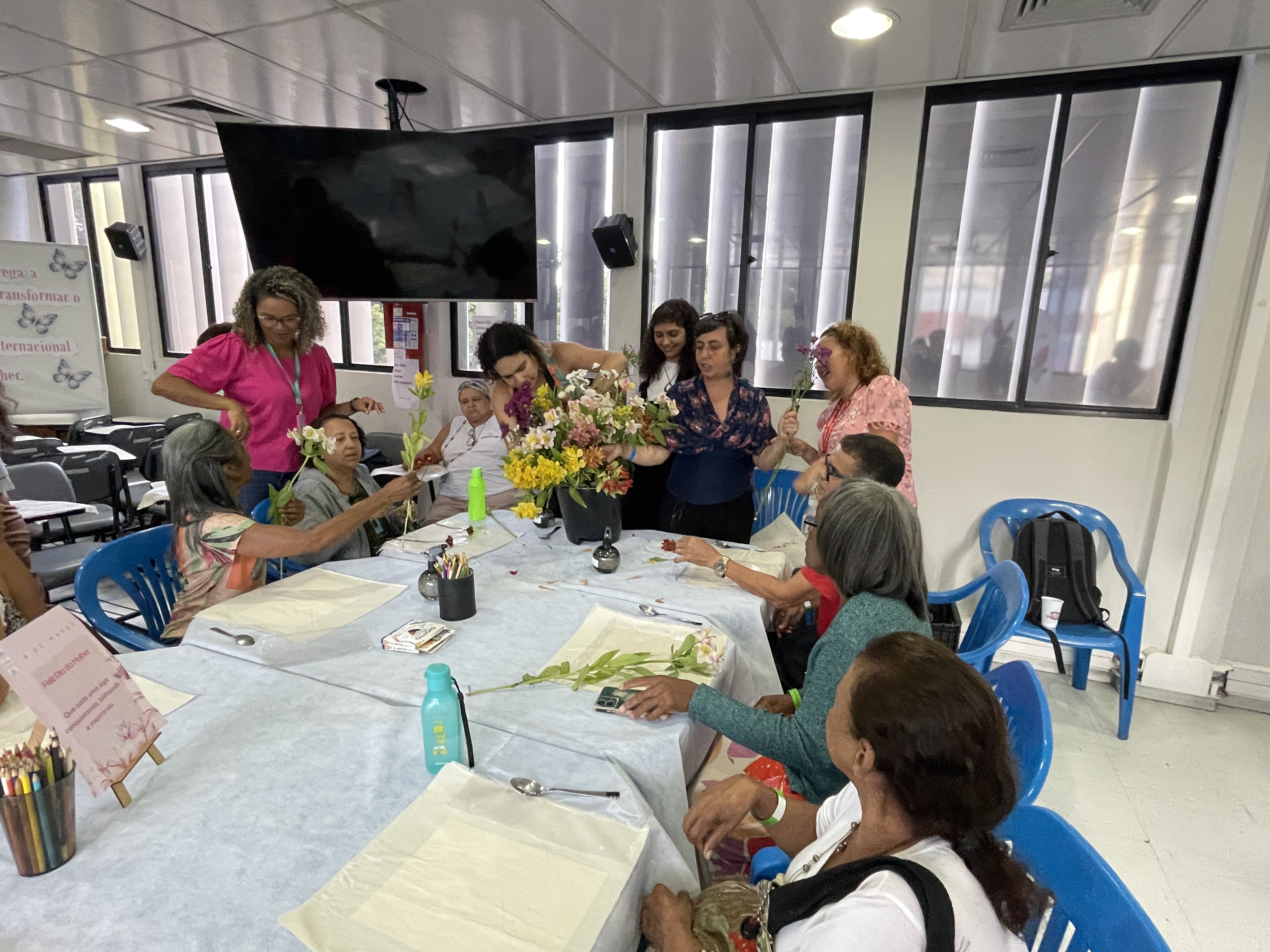 Hemocentro de Belo Horizonte celebra o Dia Internacional da Mulher  com roda de conversa e arte